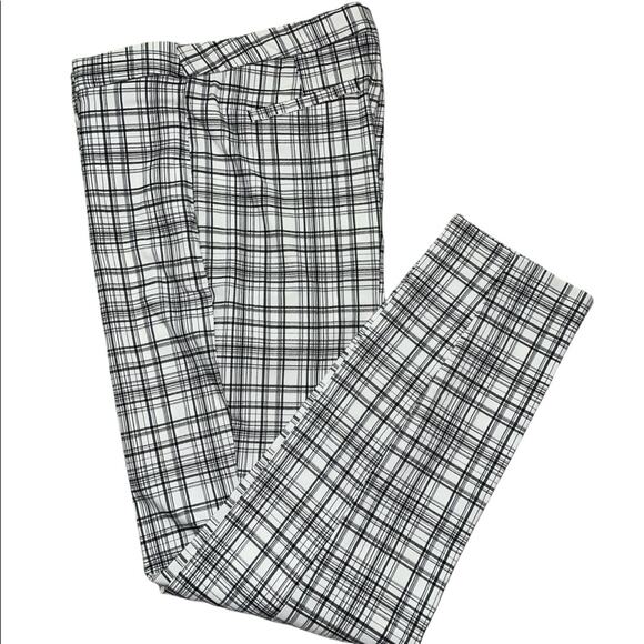 Adrienne Vittadini B&W Plaid Flat Front Straight Leg Pants Trousers size 10 NWOT - Picture 1 of 9
